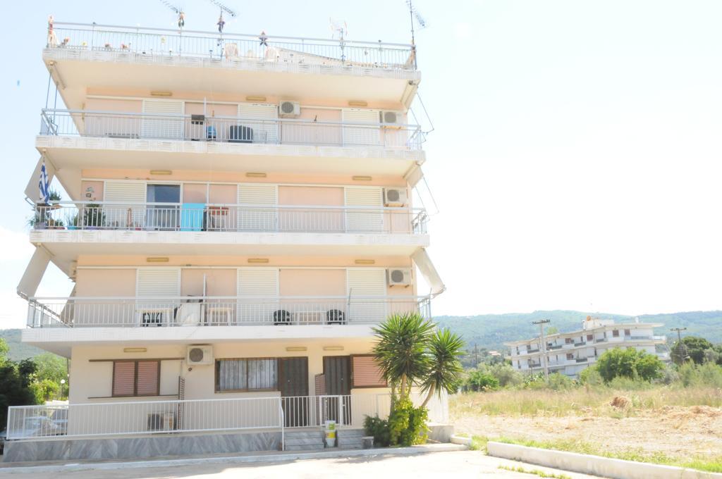Kinetta Apartments Agioi Apostoloi  Buitenkant foto