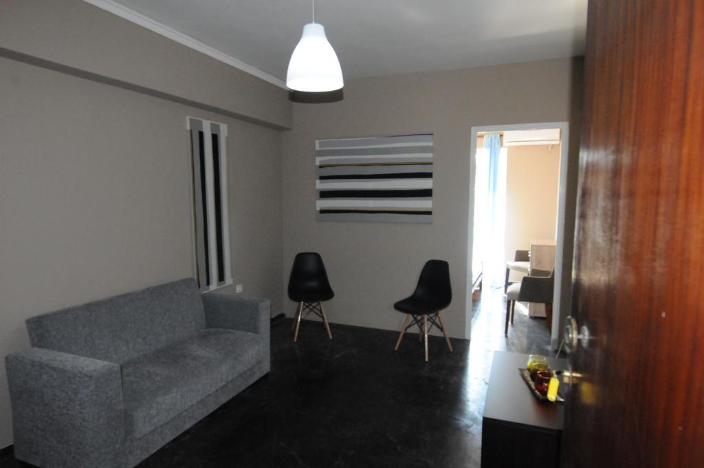 Kinetta Apartments Agioi Apostoloi  Buitenkant foto