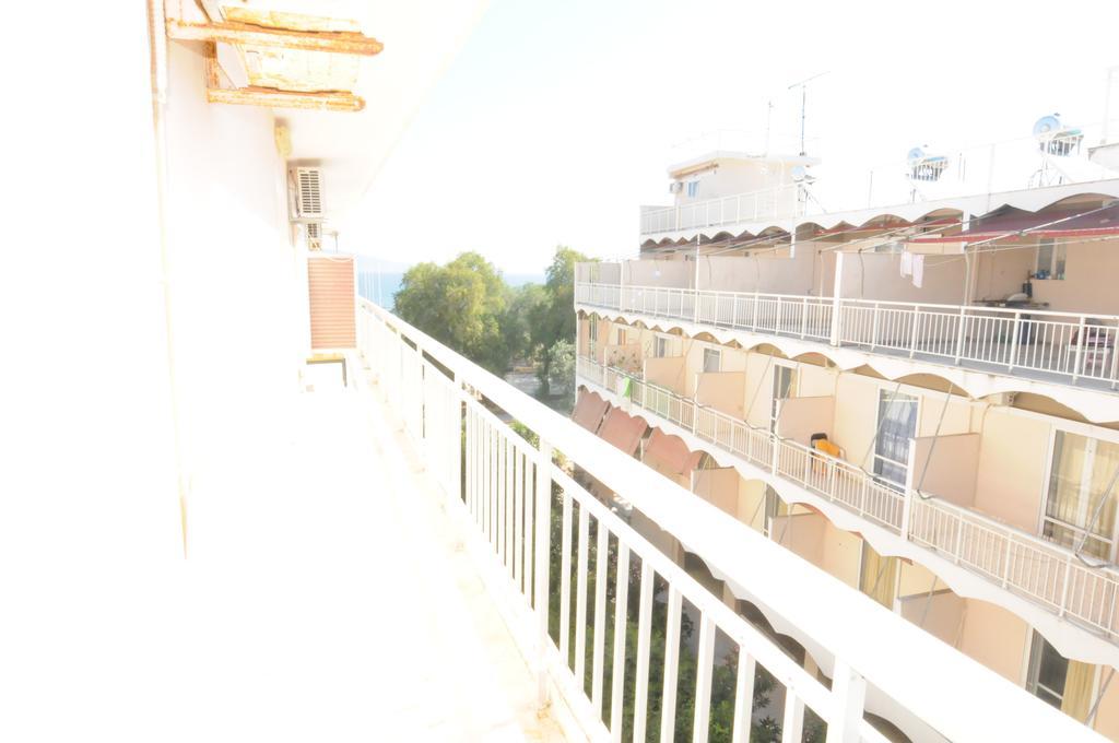 Kinetta Apartments Agioi Apostoloi  Buitenkant foto