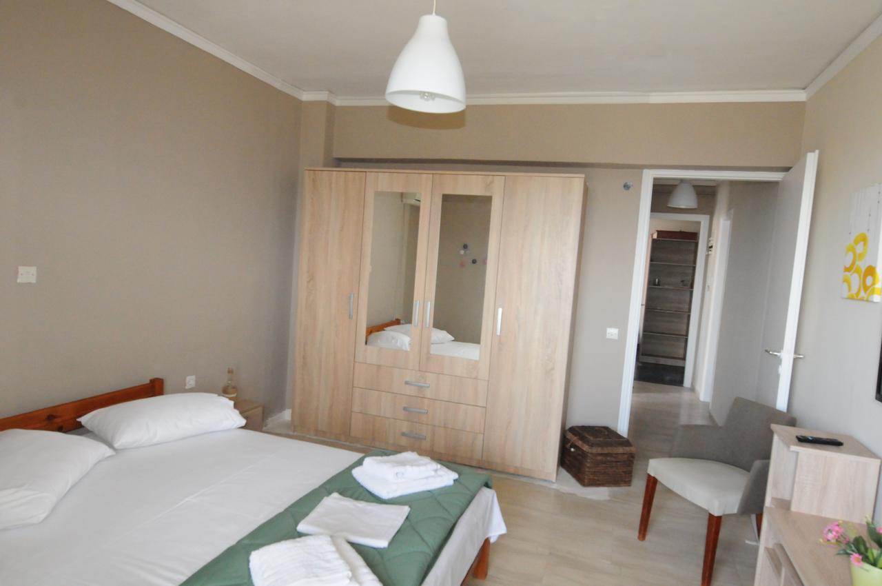 Kinetta Apartments Agioi Apostoloi  Buitenkant foto