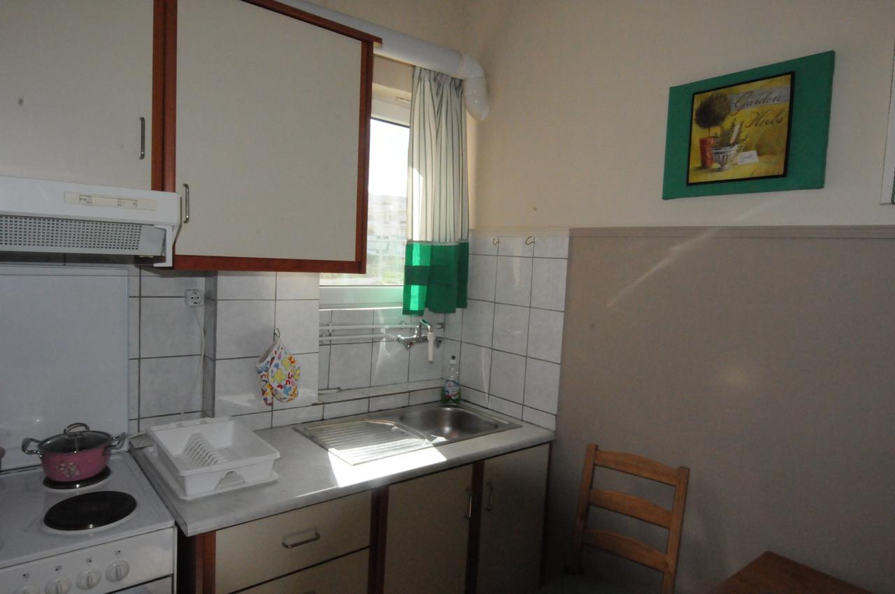 Kinetta Apartments Agioi Apostoloi  Buitenkant foto