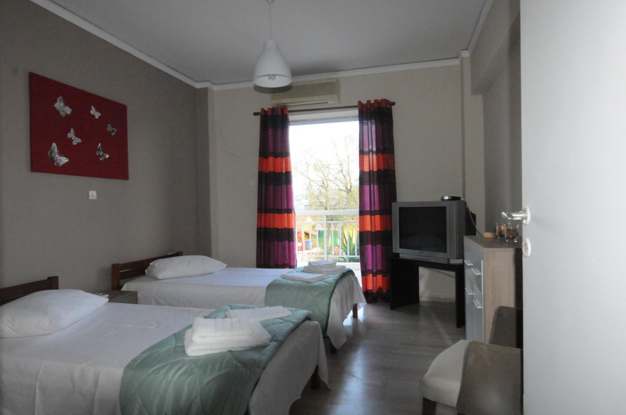 Kinetta Apartments Agioi Apostoloi  Buitenkant foto