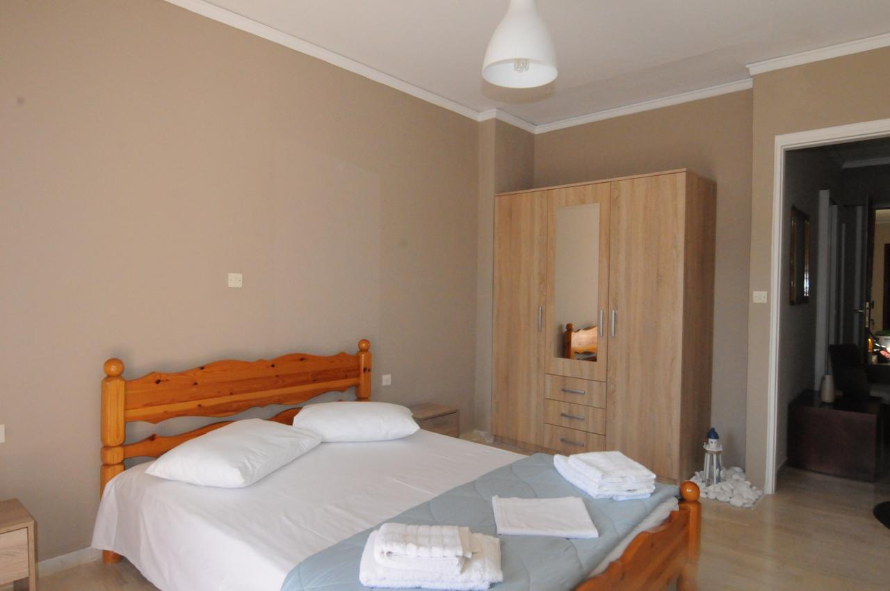 Kinetta Apartments Agioi Apostoloi  Buitenkant foto